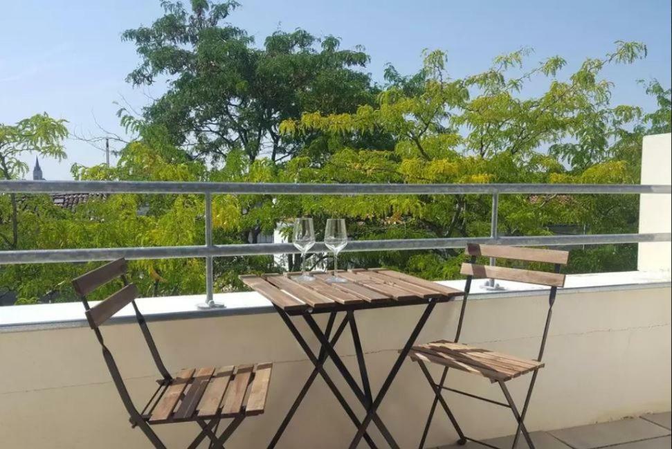 Apartament Votre Escale - Le Petit Montmartre Niort Zewnętrze zdjęcie